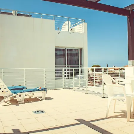 Modern Townhouse In Callao Salvaje Cs 109