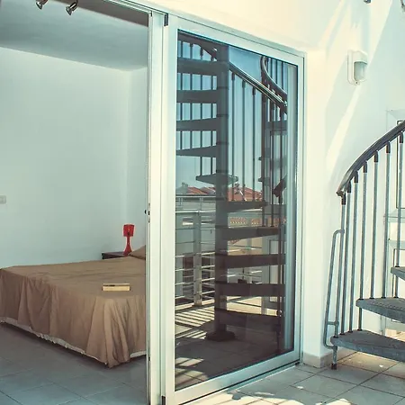 Modern Townhouse In Callao Salvaje Cs 109 *